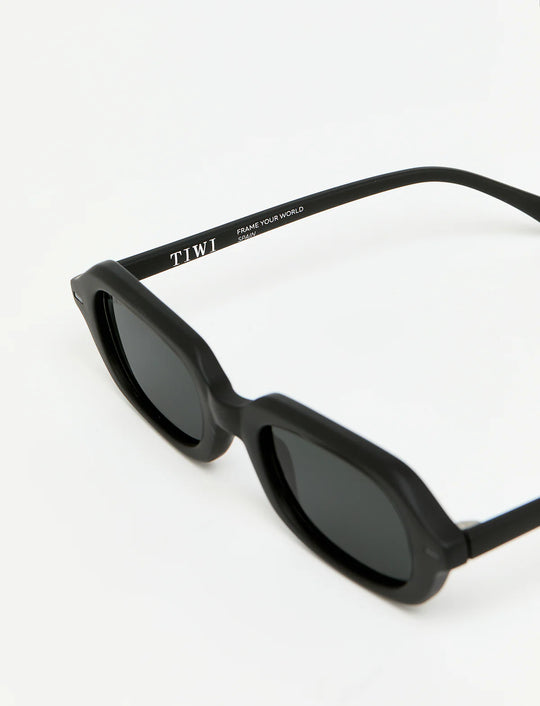 BENNETT Available in more colors