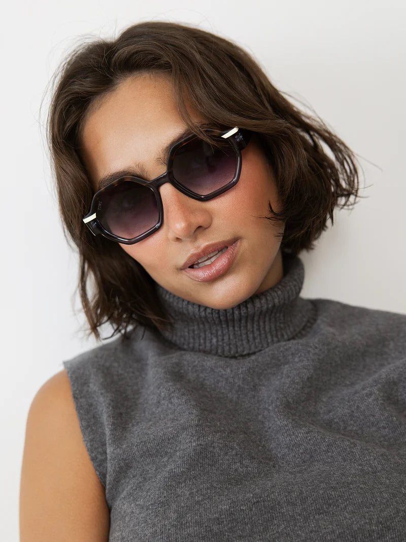 VALETTE Available in more colors