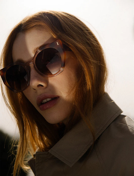 VENUS Available in more colors