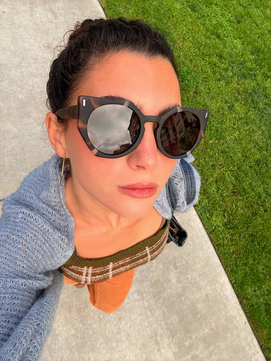 VENUS Available in more colors