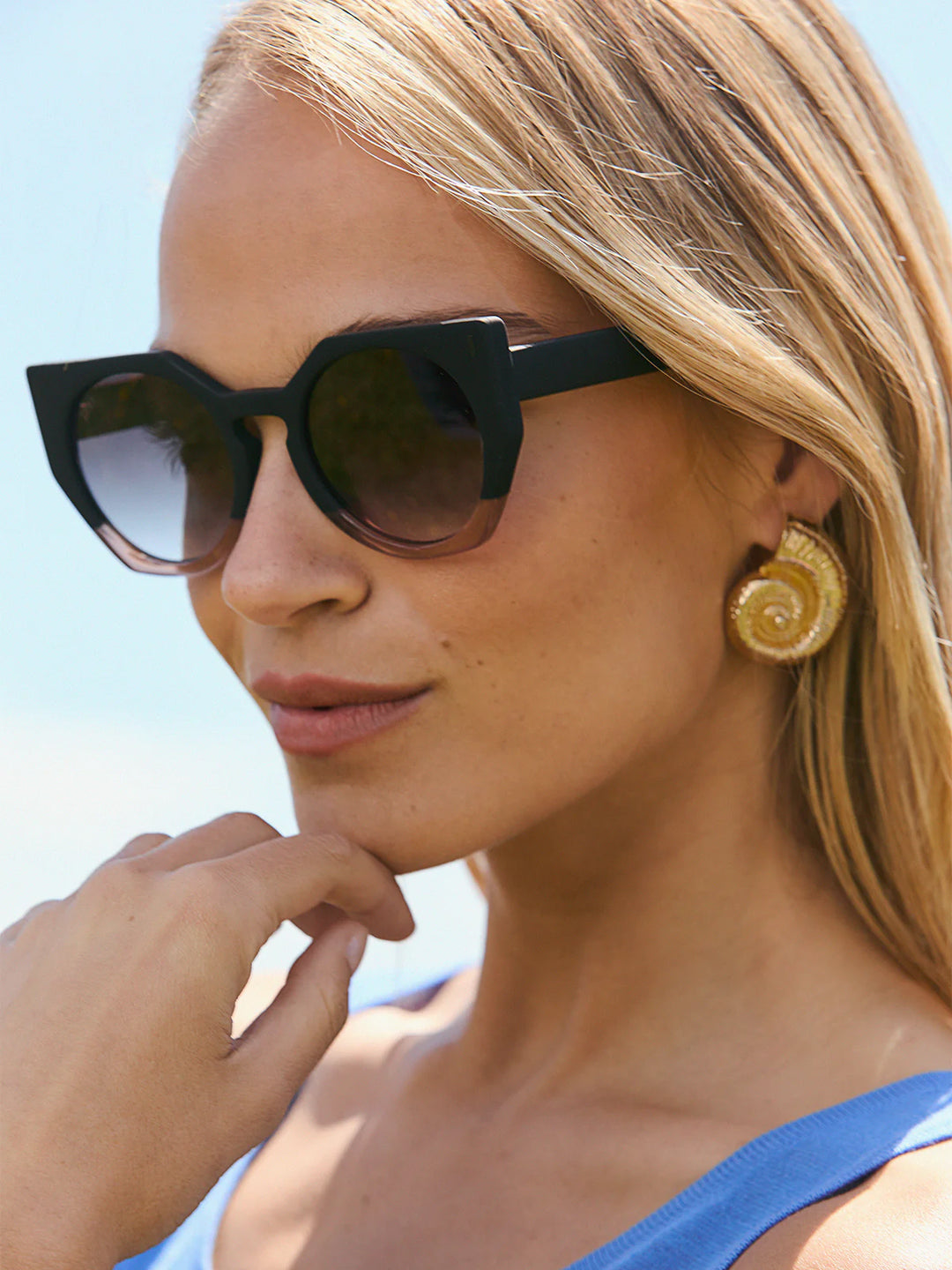 VENUS Available in more colors Rubber Black Shiny Pink