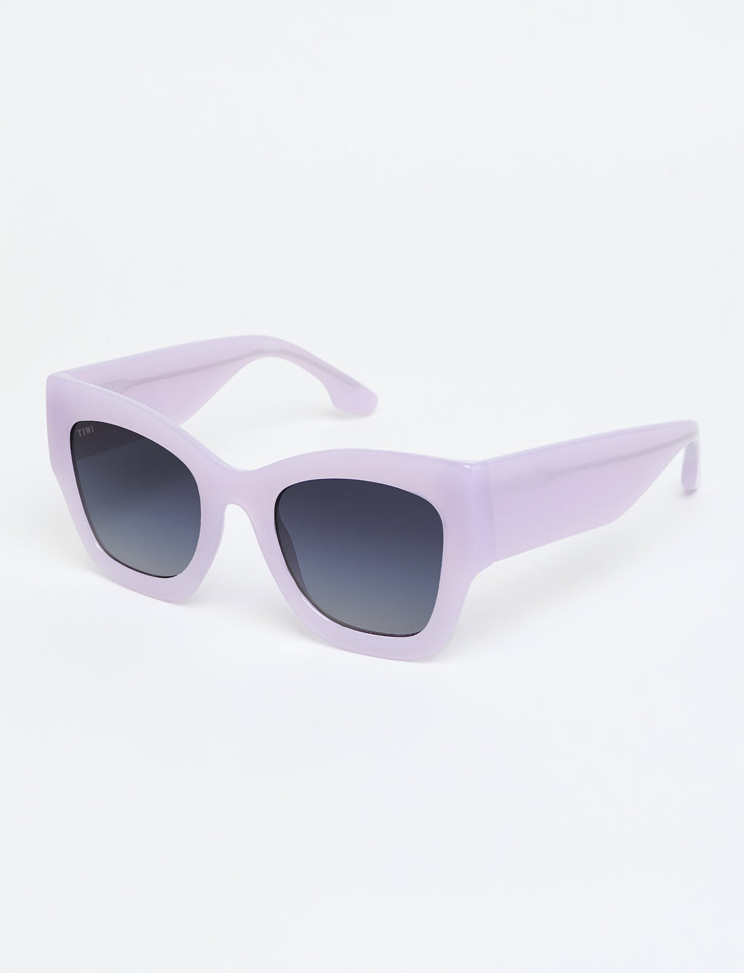 MAYFAIR Available in more colors