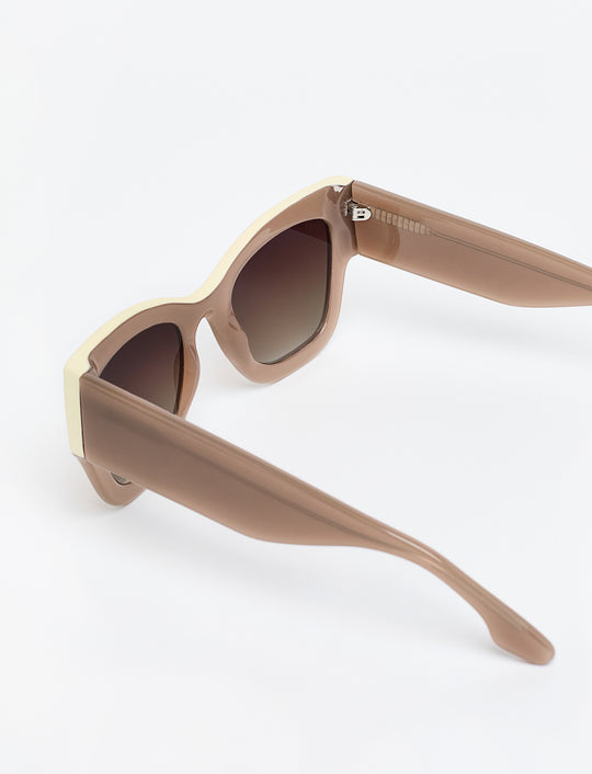 MAYFAIR Available in more colors