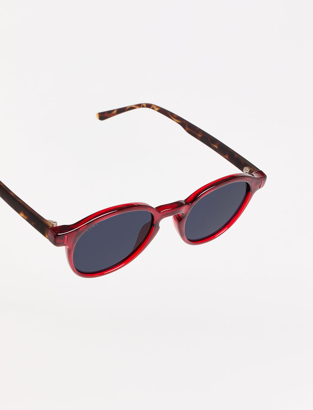 PAOLO Available in more colors