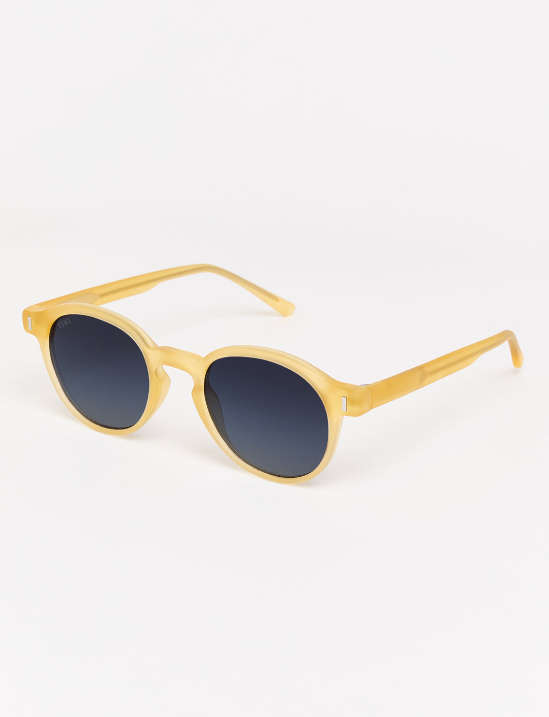 PAOLO Available in more colors