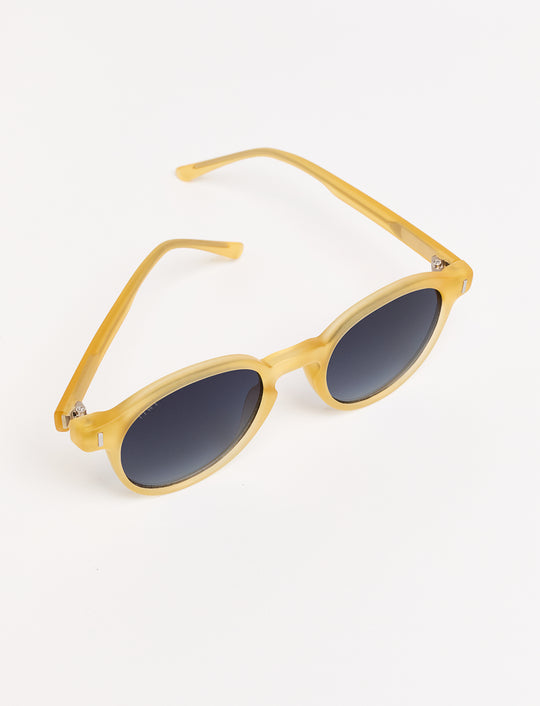 PAOLO Available in more colors
