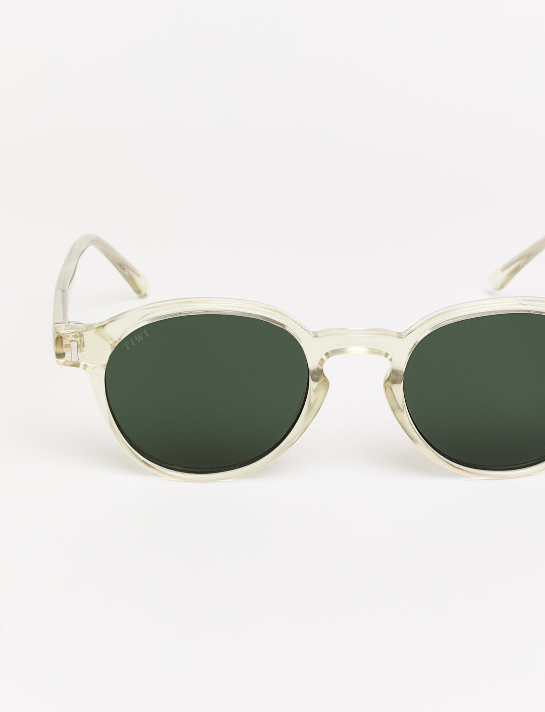 PAOLO Available in more colors