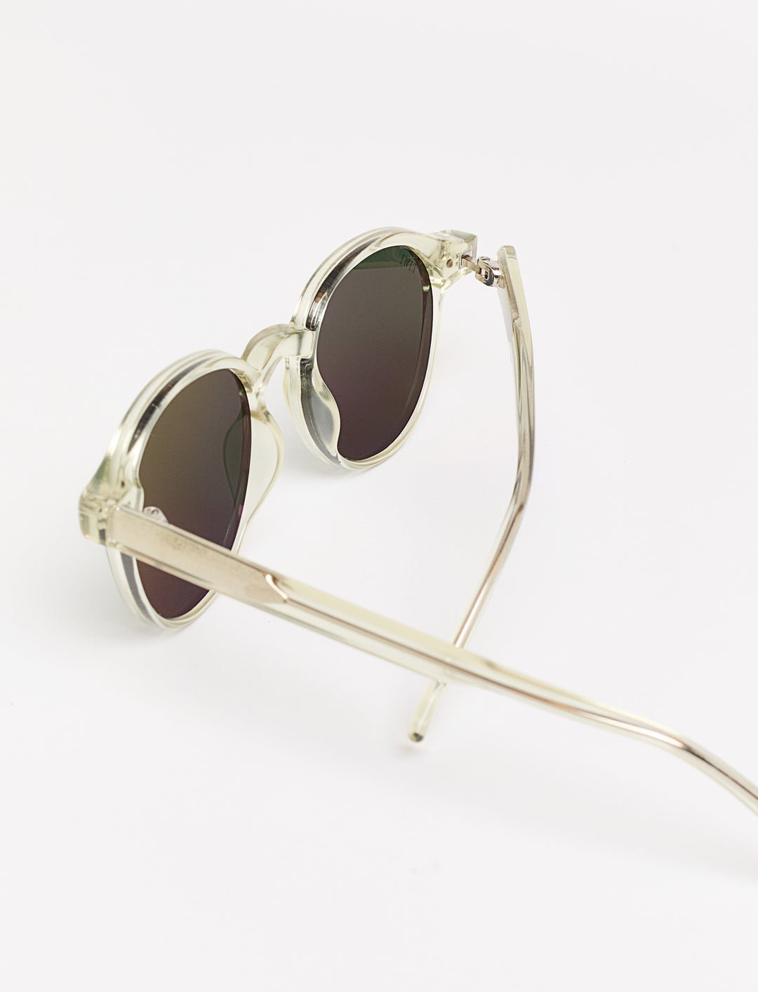 PAOLO Available in more colors