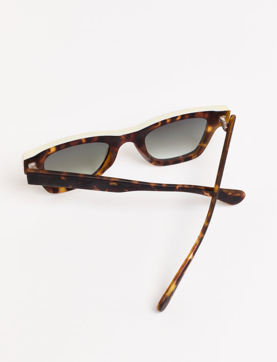 PAUL Available in more colors