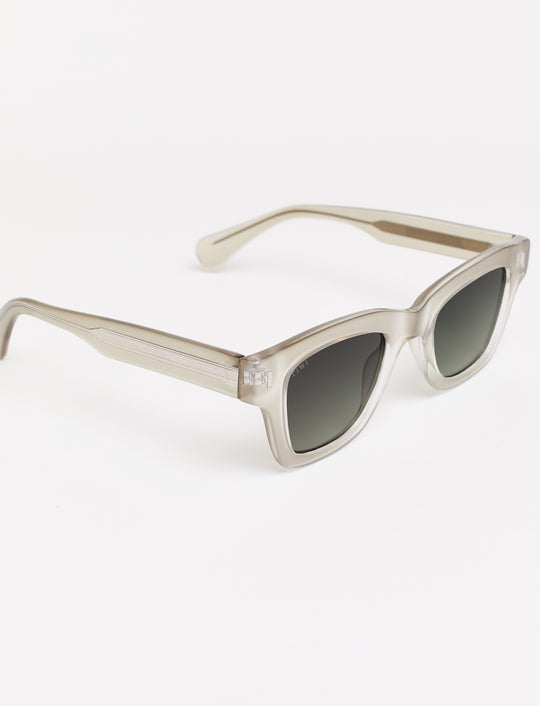 PAUL Available in more colors