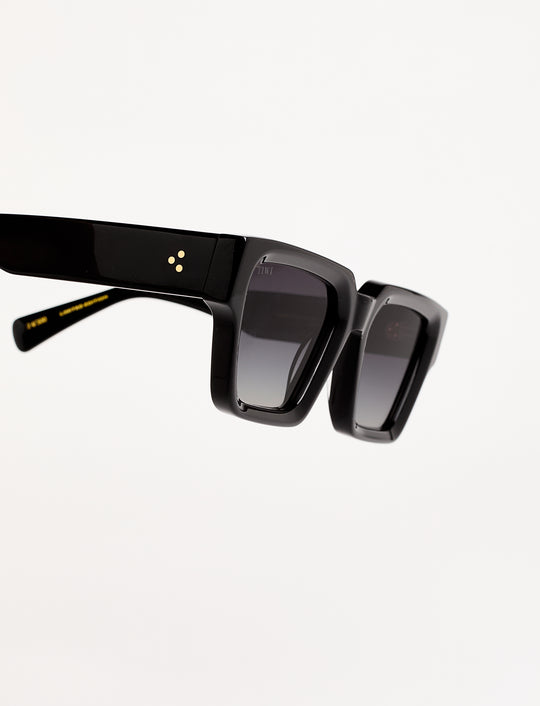 TOKIO LIMITED EDITION 1/300 Available in more colors