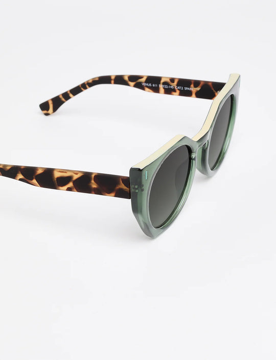 VENUS Available in more colors