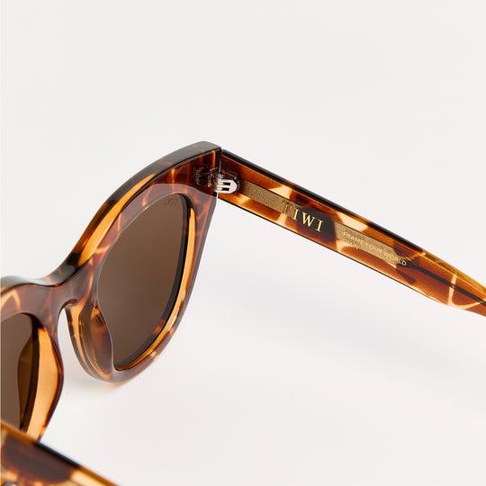 ROSETTA Available in more colors