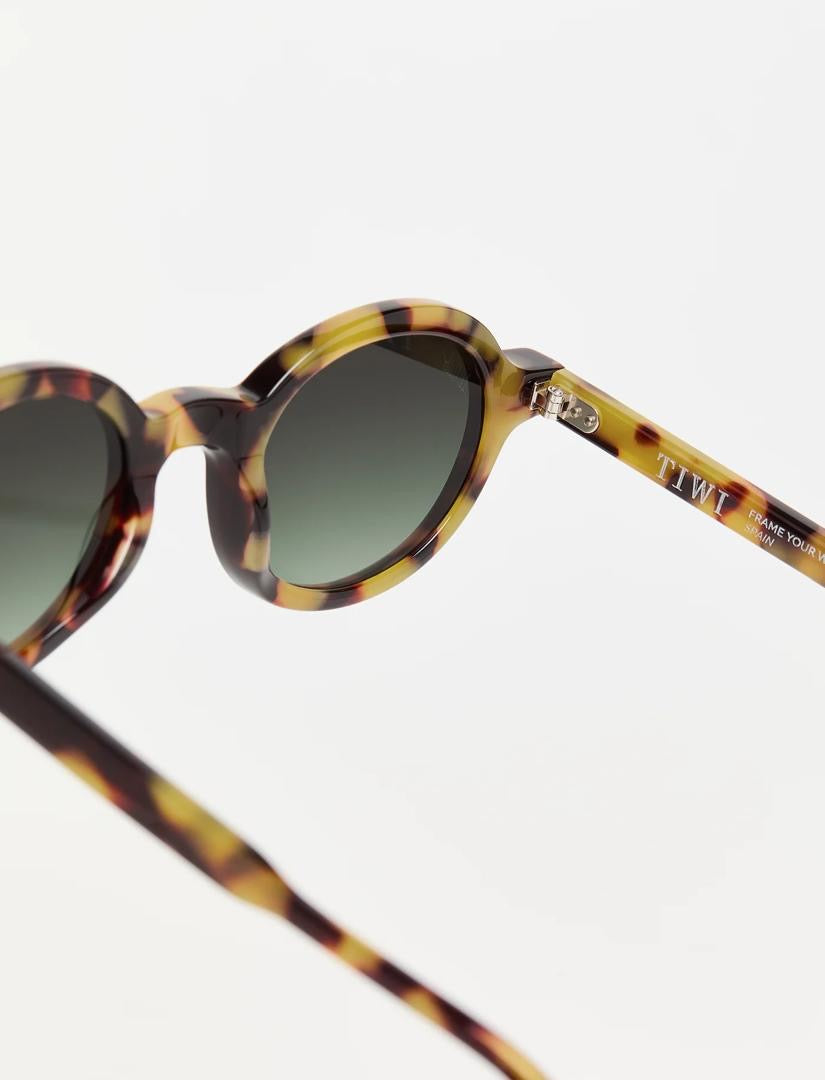 LeCLUB PARADISE Available in more colors