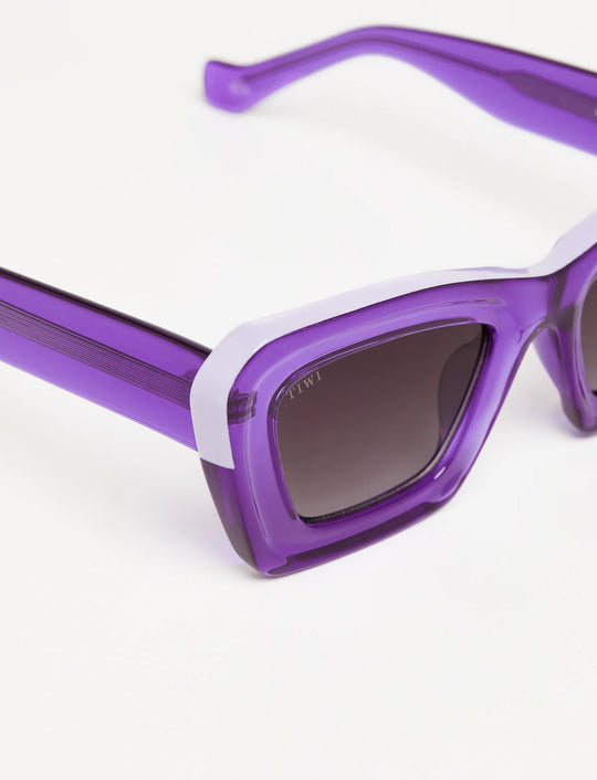 FILIPPA Available in more colors