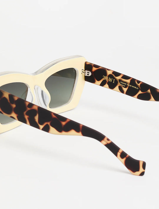 FILIPPA Available in more colors