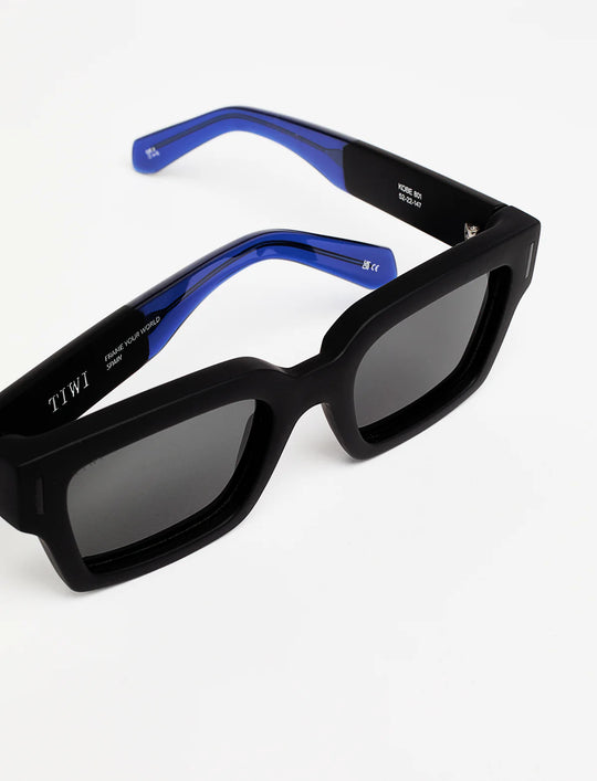 KOBE Available in more colors