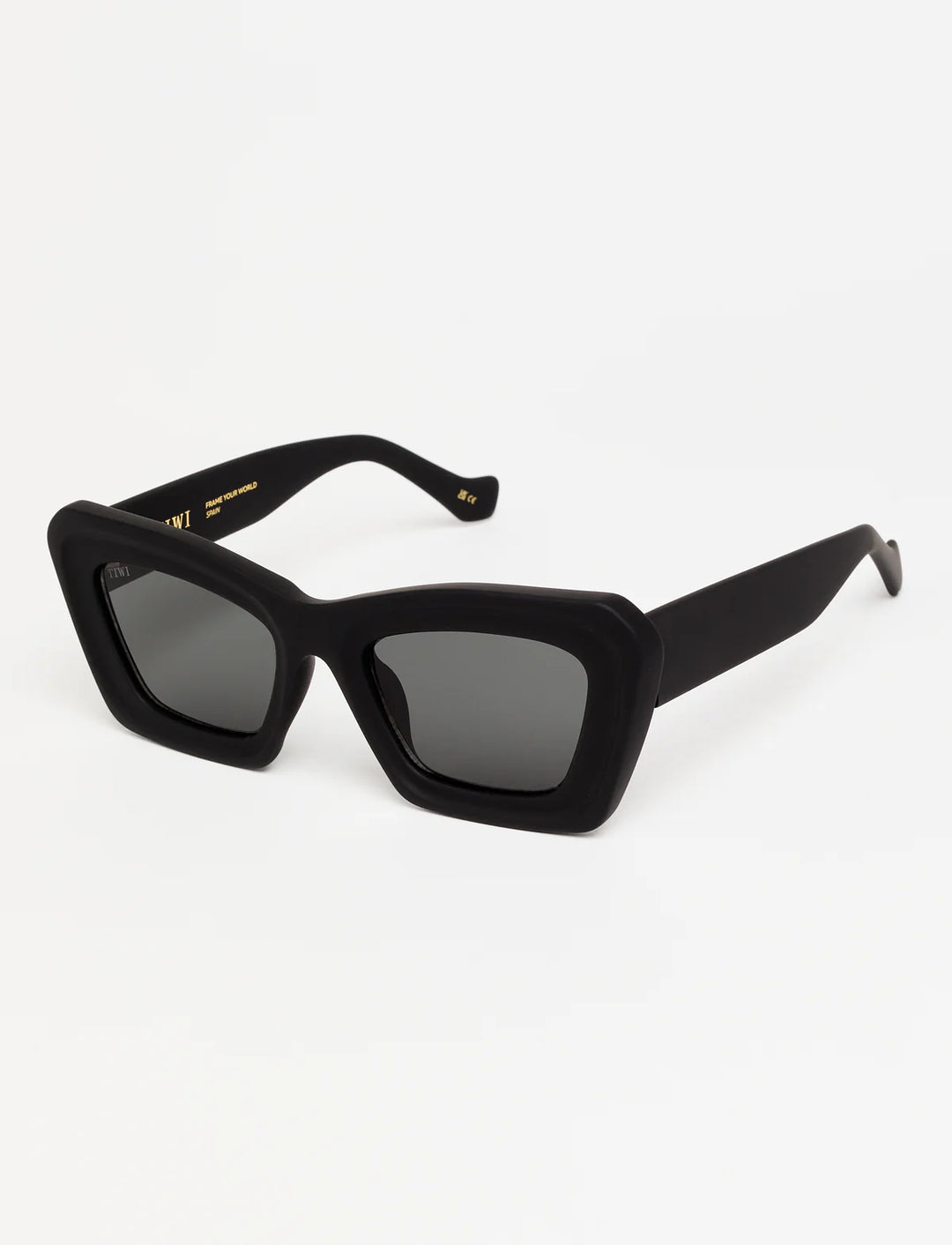 FILIPPA Available in more colors