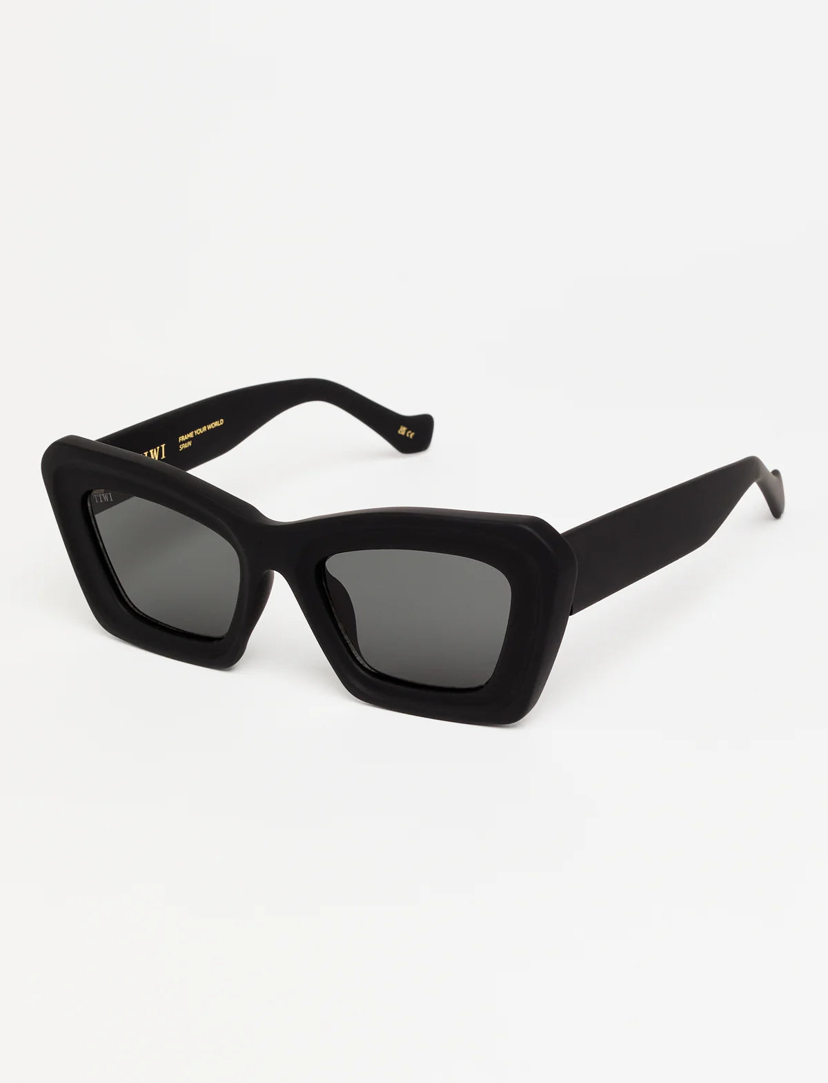 FILIPPA Available in more colors