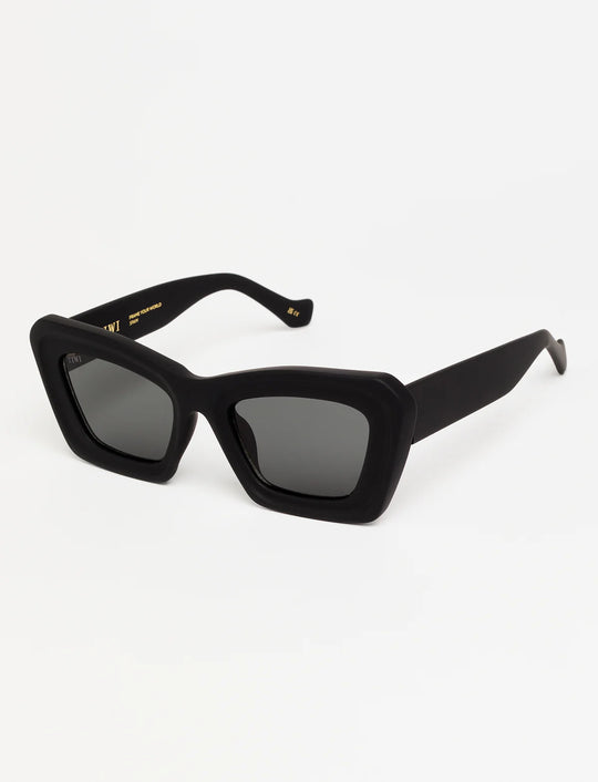 FILIPPA Available in more colors