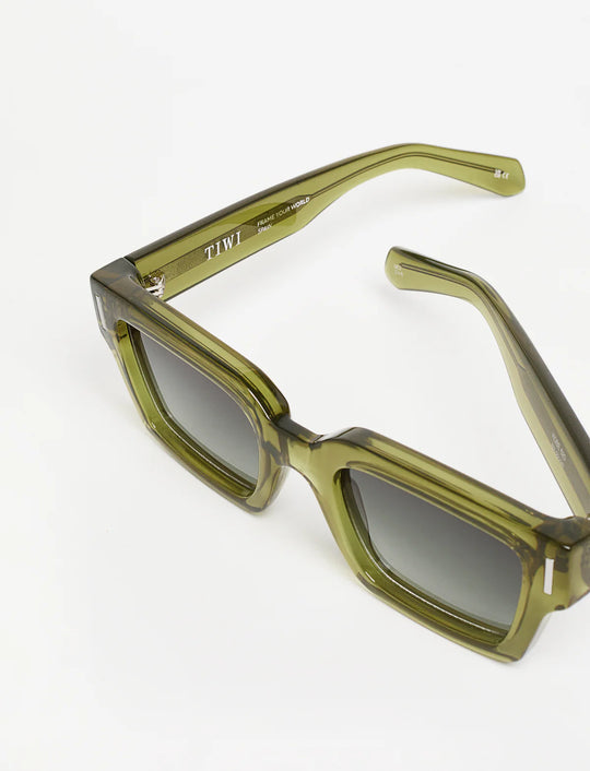 KOBE Available in more colors