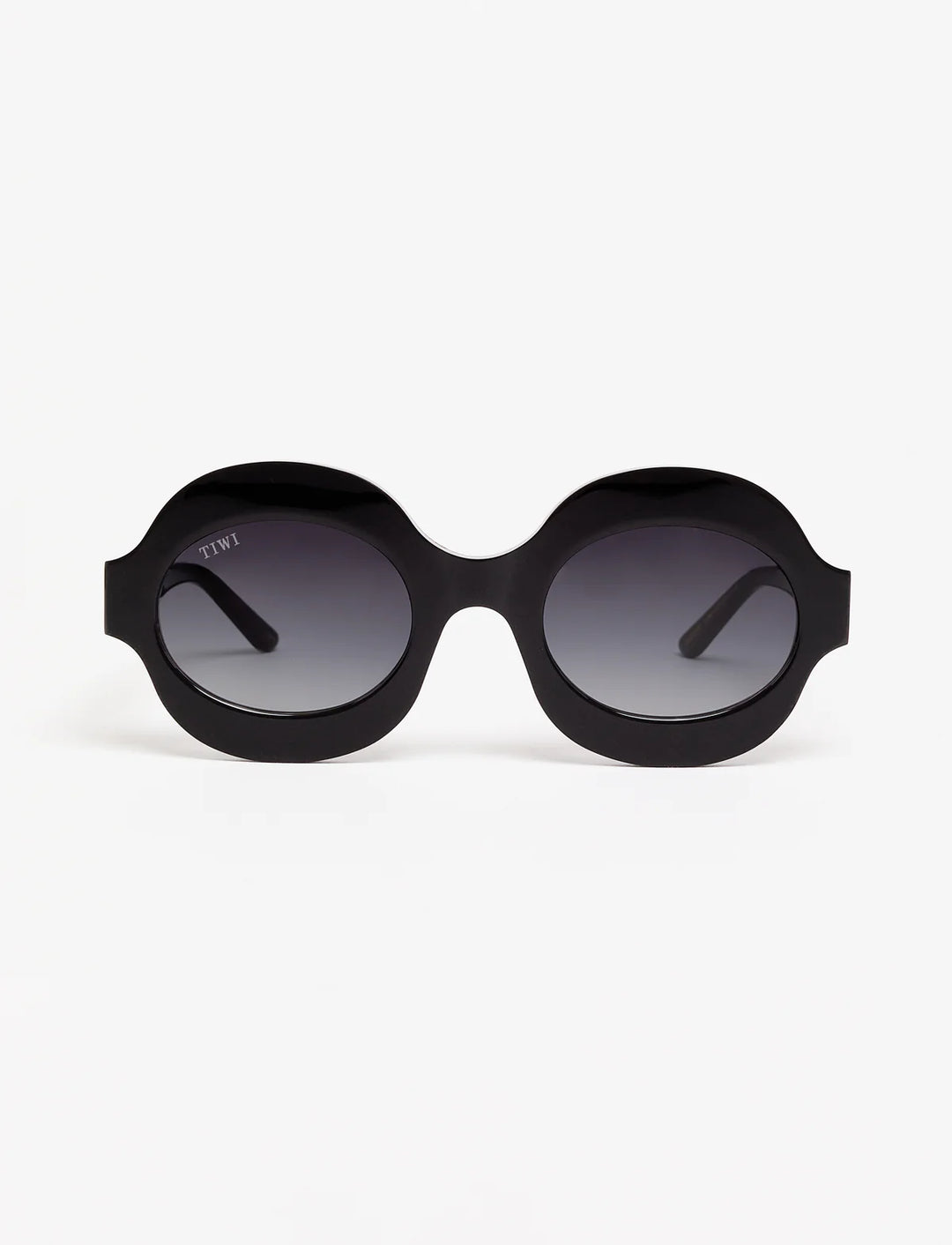 LeCLUB PAOLA Available in more colors Total Black Edition