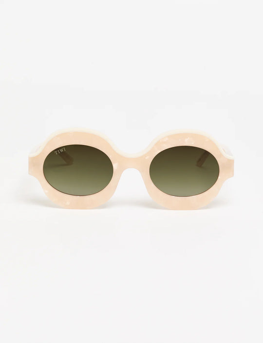 LeCLUB PAOLA Available in more colors Shiny Coconut