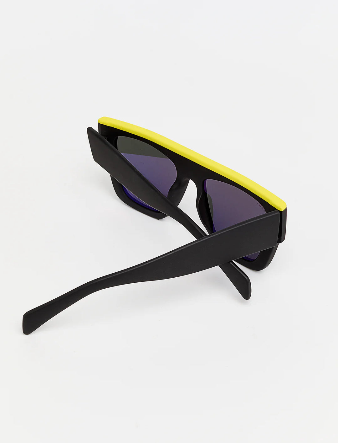 SOLEIL Available in more colors