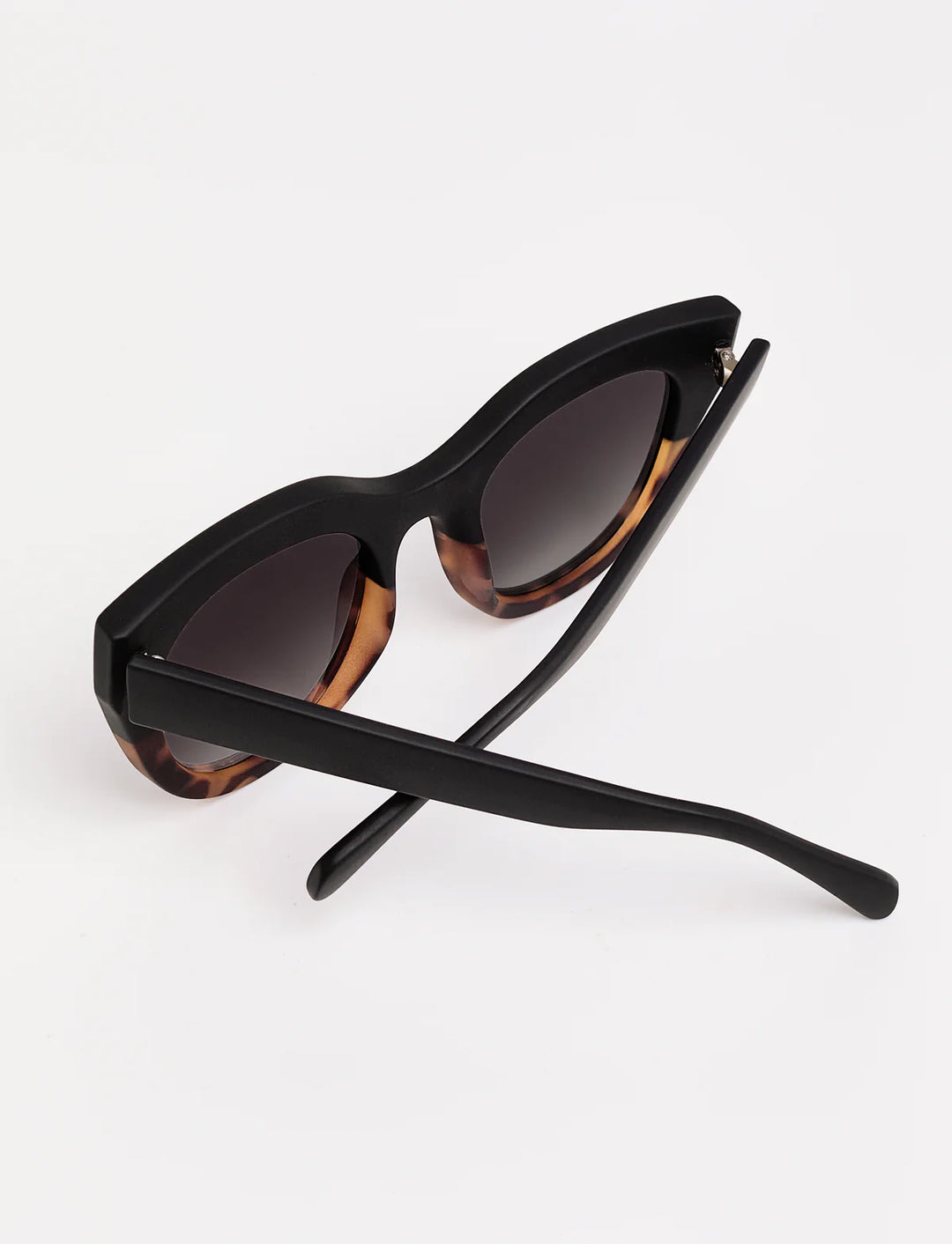 ROSETTA Available in more colors