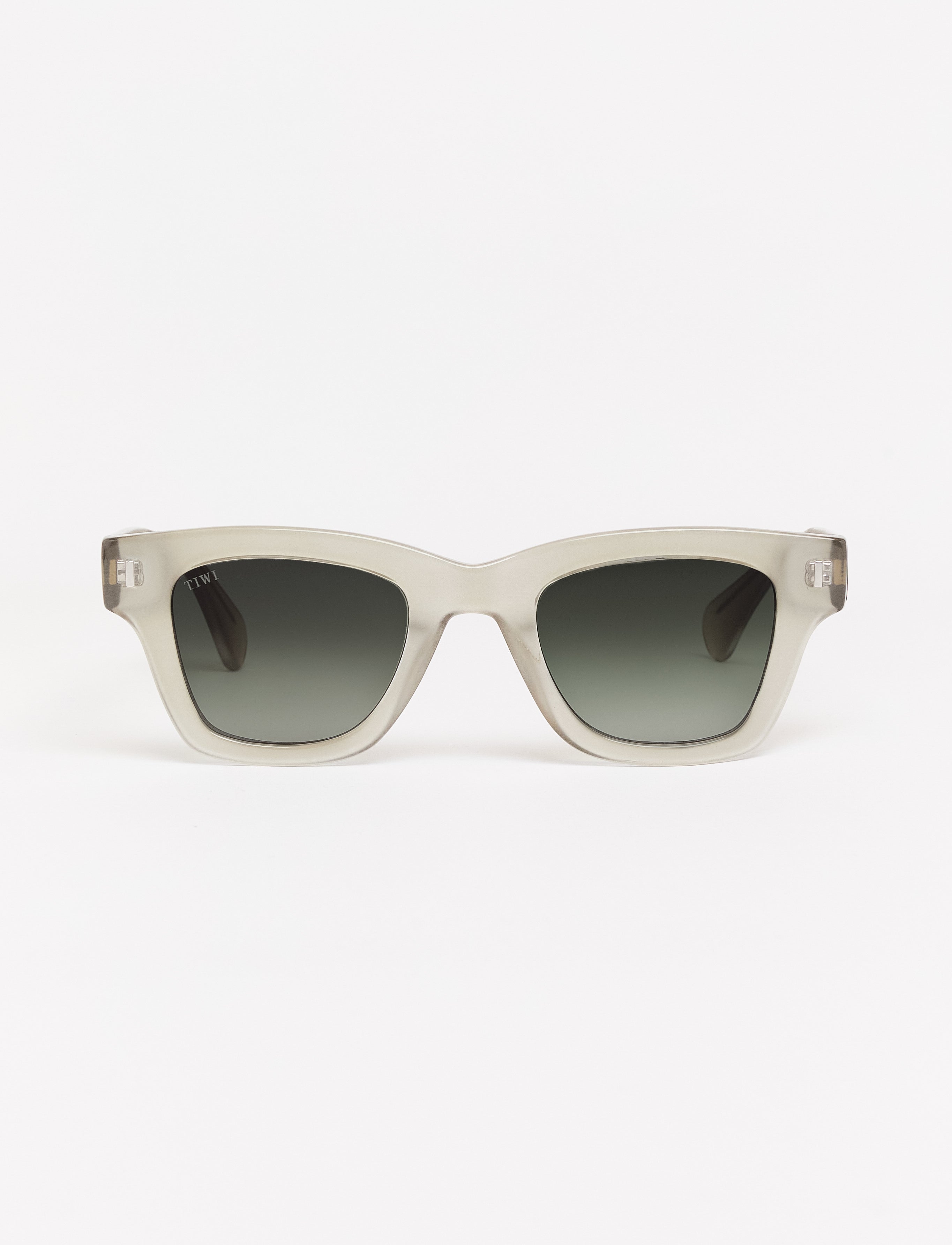 PAUL Available in more colors Shiny Ice Grey